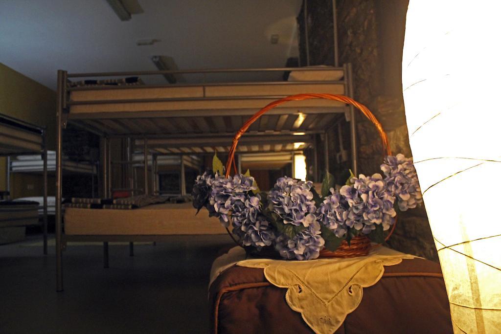 Albergue San Lazaro Sarria Rum bild