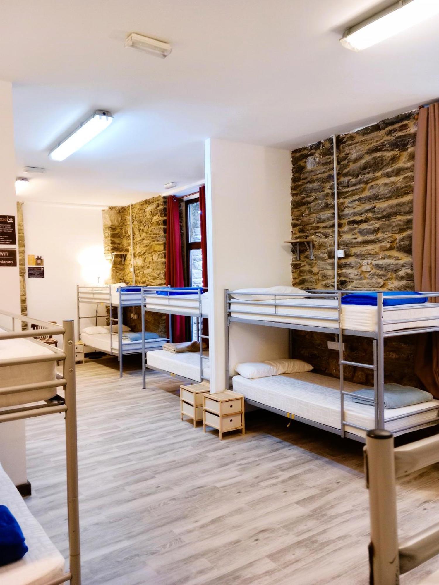 Albergue San Lazaro Sarria Exteriör bild