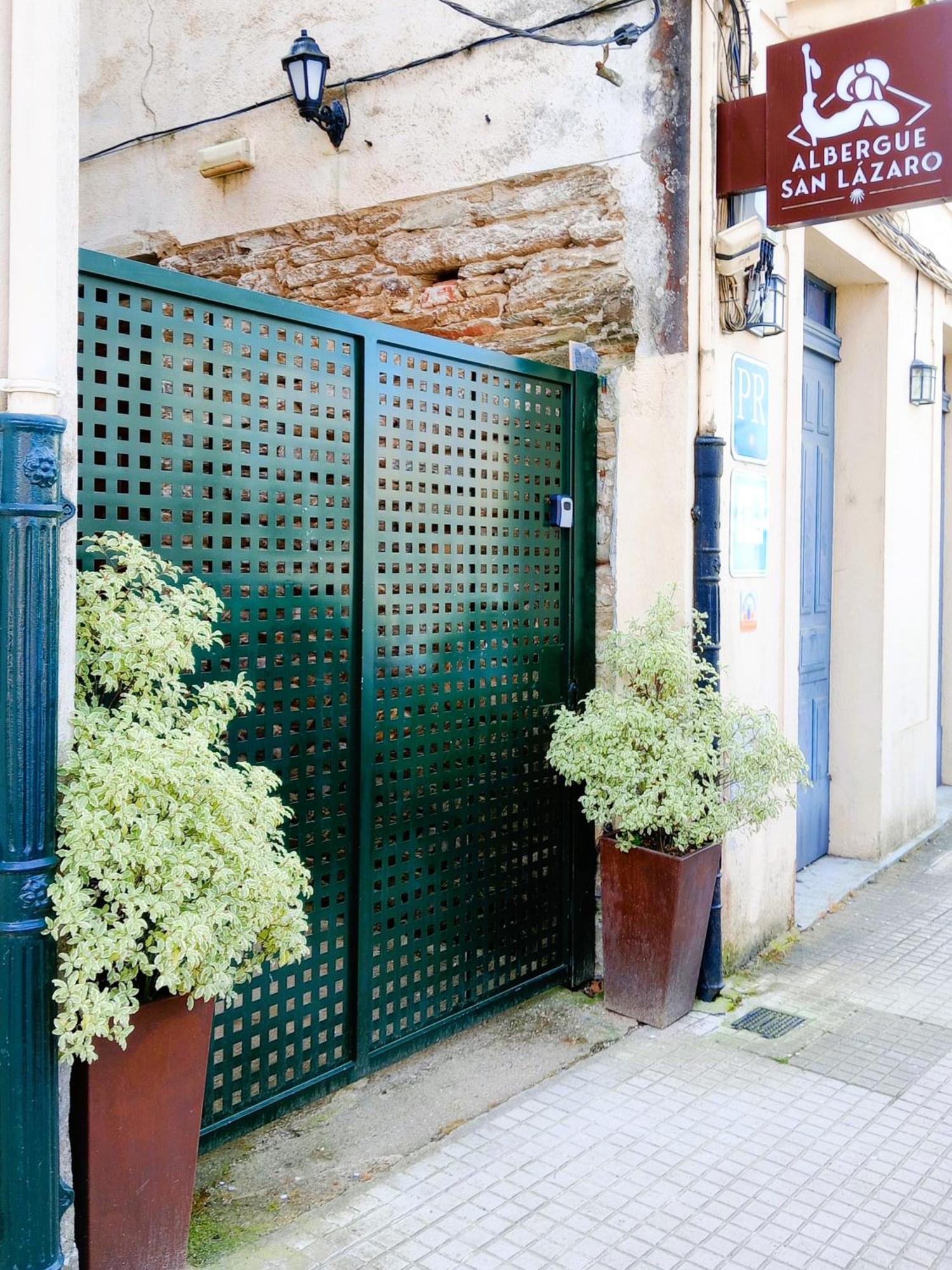 Albergue San Lazaro Sarria Exteriör bild