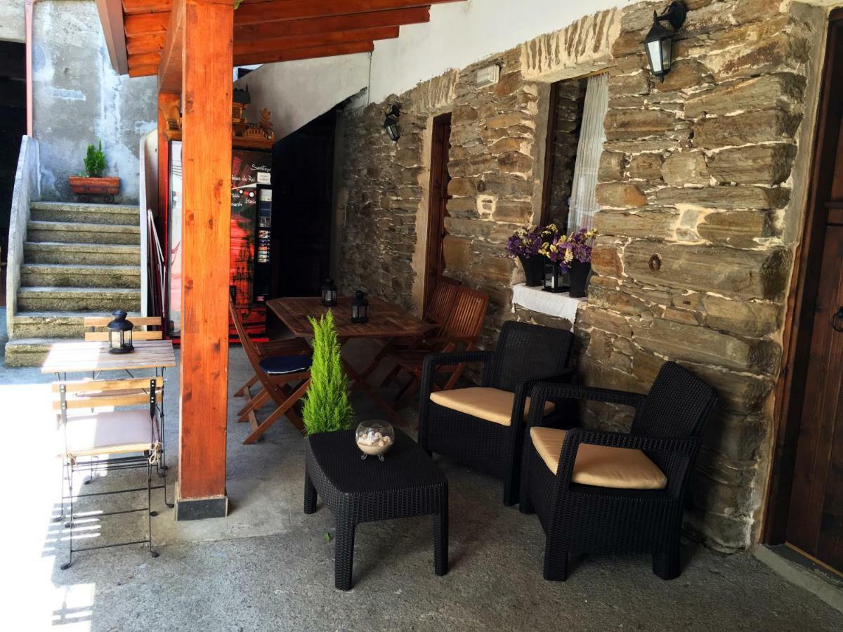 Albergue San Lazaro Sarria Exteriör bild
