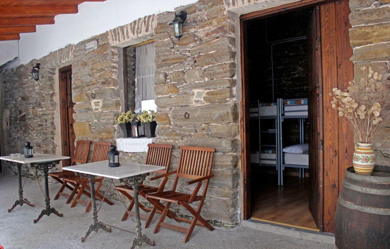 Albergue San Lazaro Sarria Exteriör bild