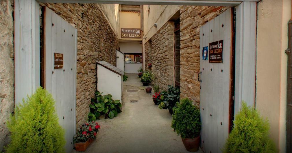 Albergue San Lazaro Sarria Exteriör bild